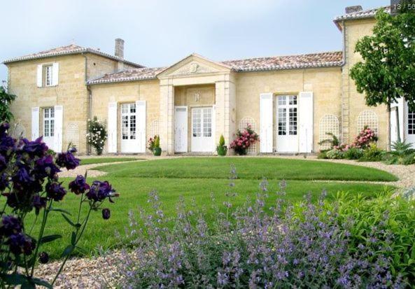 Chateau Belles Graves Bed & Breakfast Pomérols Exterior foto