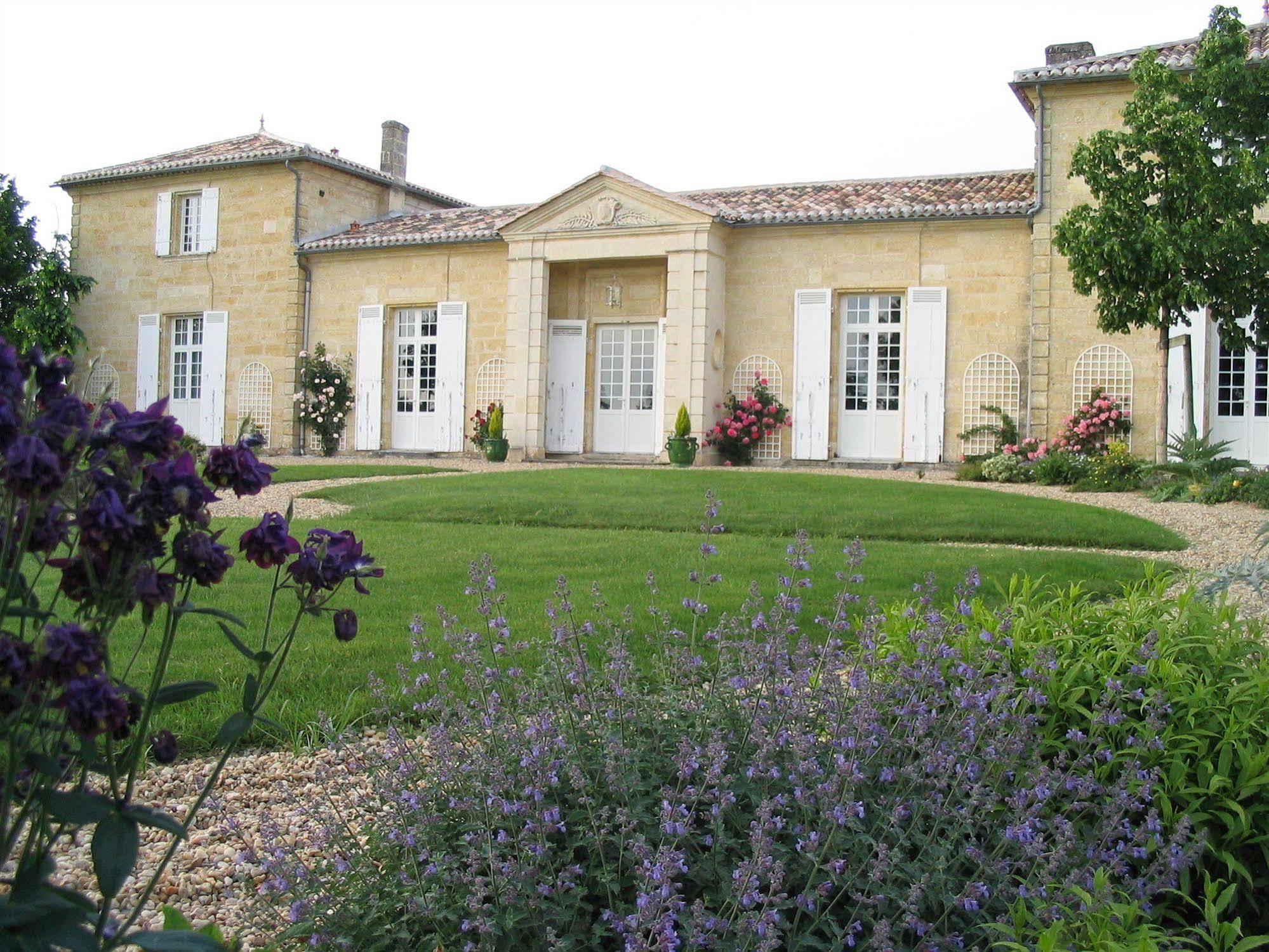 Chateau Belles Graves Bed & Breakfast Pomérols Exterior foto